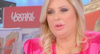 Durissimo colpo per Tina Cipollari, questa non se l’aspettava: “Sei stato di pessimo gusto”